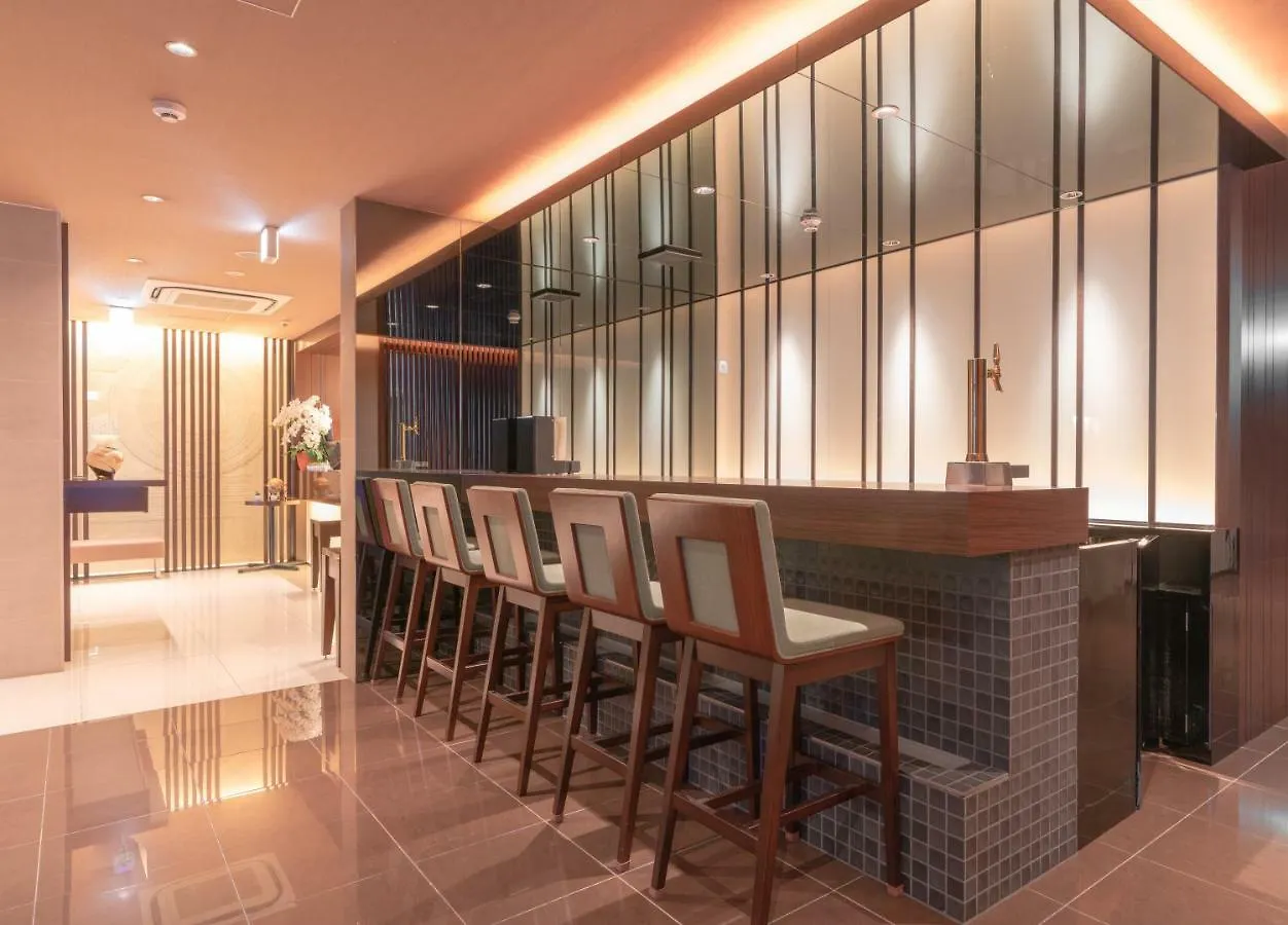 Floral Hotel - Nihonbashi Osaca Japão